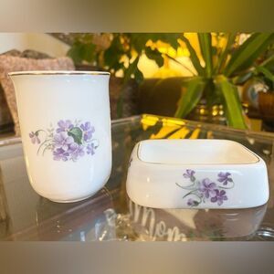 Formality soap dish and toothbrush holder Set